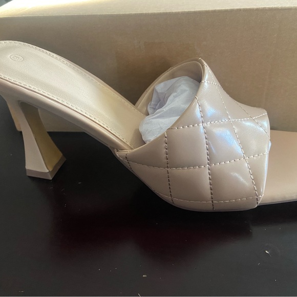 Size 9 - Picture 4 of 4